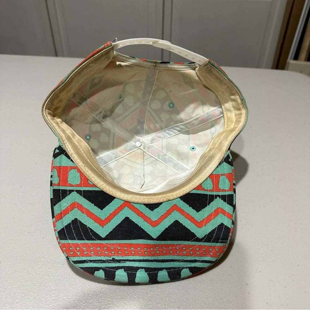 Vans Off The Wall Snap Back Hat w/ Geometric Pattern